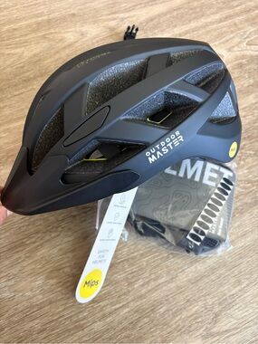 Outdoor Master Women's Helmet - Black
